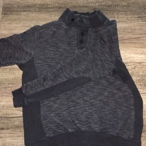 Men’s long sleeved pullover; size Large